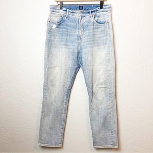 Gap girlfriend distressed jeans light wash size 30